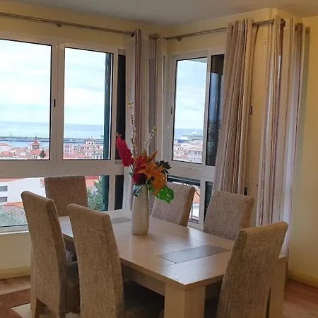 Marina View With Parking Free 아파트
